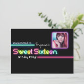 Typographie SWEET 16 Neon Glow PHOTO Invitation du (Debout devant)