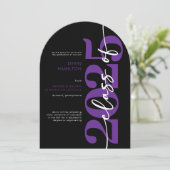 Typographie violette moderne Arch Grad Faire-part (Debout devant)