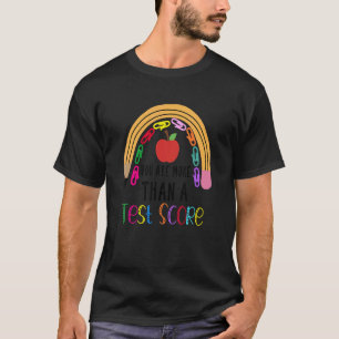 U bent meer dan een test van de klompstrik D T-shirt