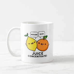 U kunt het maken met een positieve vruchtenspuit koffiemok