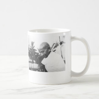 "U moet de verandering zijn die u in het werk wilt Koffiemok