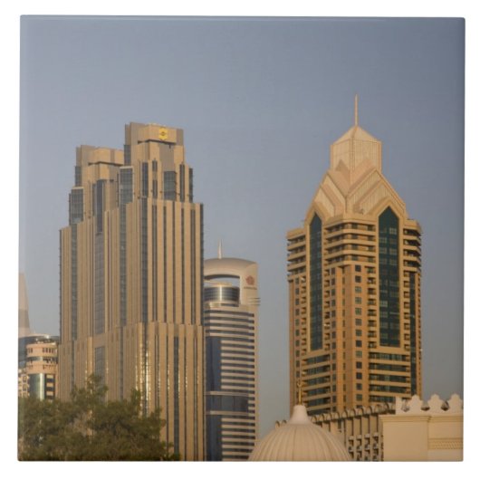 UAE, Dubai. Minaret moskee in Al Wasl, met Tegeltje (Voorkant)