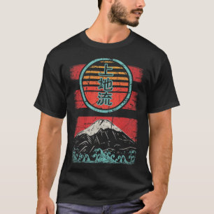 Uechi Ryu Karate Retro stijl 80 T-shirt