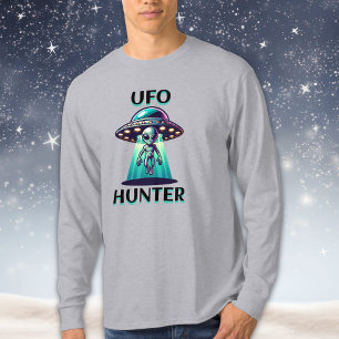 UFO Hunter Ai Art met UFO en Alien T-shirt