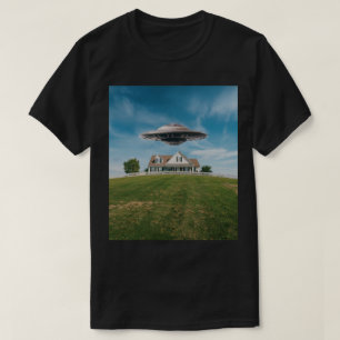 UFO In Yard Zwart Mannen T-Shirt