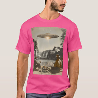  Ufo National Park Design - Retro Alien Cam T-shirt