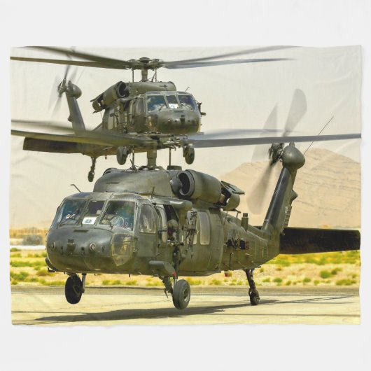 UH-60M ZWARTE HAWK FLEECE DEKEN (Voorkant (Horizontaal))