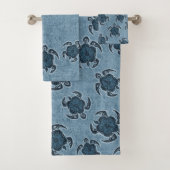Uhane Honu Batik Hawaiian Turtle Coordinate - Blue Bad Handdoek (Insitu)