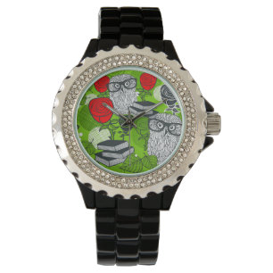 Uil in rode rozen horloge