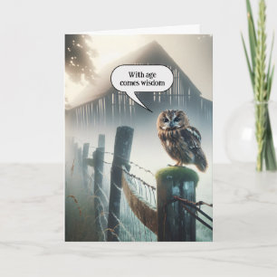 Uil op hek Post voor het krijgen van oudere verjaa Kaart