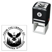 Uil Vliegende Voorkant Uitzicht, Fir Trees Library Zelfinktende Stempel (In situ)