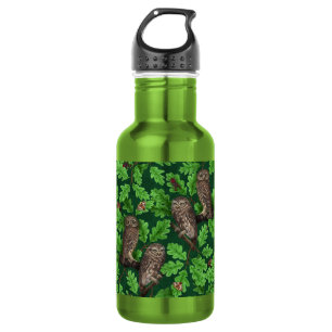 Uilen in het bos op donkergroen waterfles