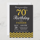 Uitnodiging 70e verjaardag Zwart en geel Chevron (Voorkant)