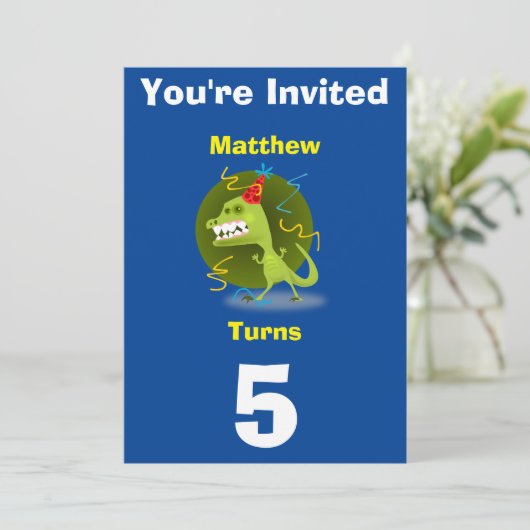 Uitnodiging Aangepaste Dinosaurus- Verjaardag-voeg (Staand voorkant)