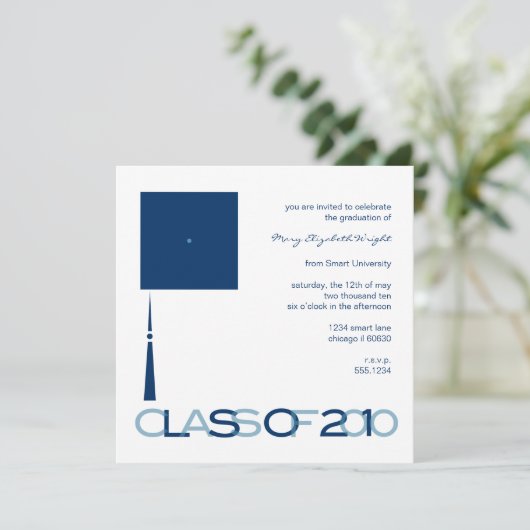 Uitnodiging of aankondiging van afstuderen Pet Squ (Staand voorkant)