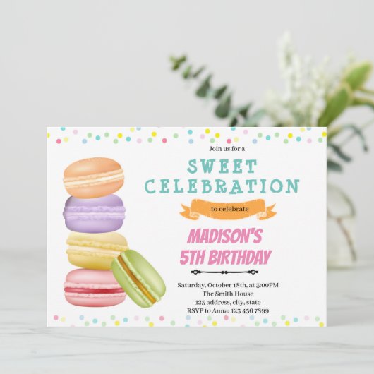 Uitnodiging op de verjaardag van Macaron (Staand voorkant)