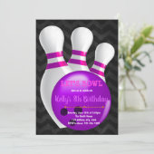 Uitnodiging paarse bowlingfeest (Staand voorkant)