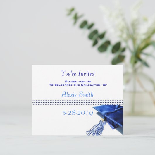 Uitnodiging tot afstuderen - Blauw Pet en Tassel I (Staand voorkant)