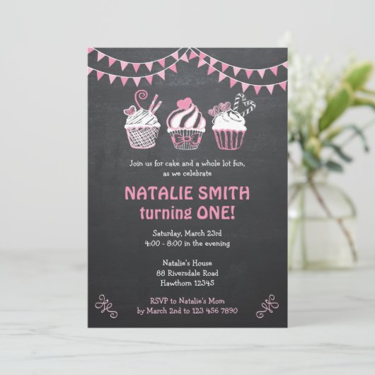 Uitnodiging tot cupcake/chrokbord Cupcake-uitnodig (Staand voorkant)
