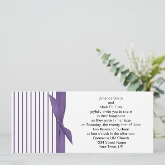 Uitnodiging tot Paarse en witte bruiloft (Staand voorkant)