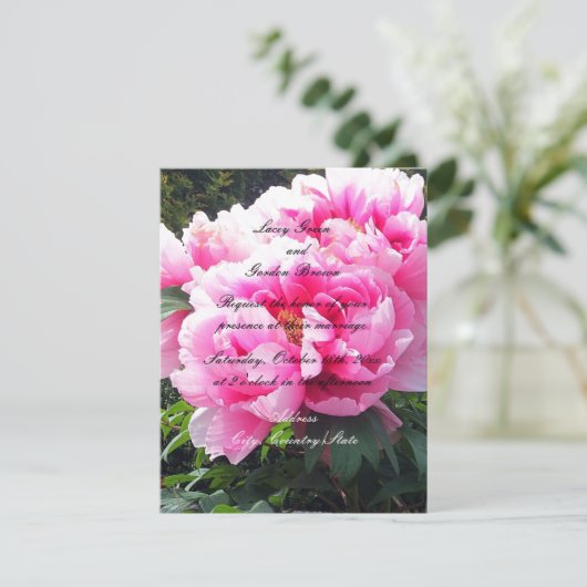 Uitnodiging tot weduwschap tussen prachtige roze v (Staand voorkant)