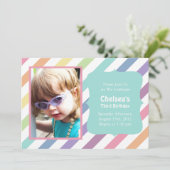  uitnodiging van de Birthday Party voor regenboogs (Staand voorkant)