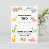 Uitnodiging van gepersonaliseerde dinosaurus Birth (Staand voorkant)