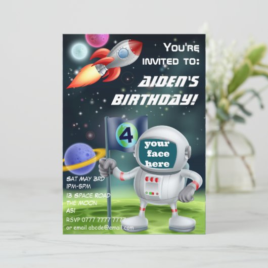 Uitnodiging voor een astronaut- en ruimteraketverj (Staand voorkant)