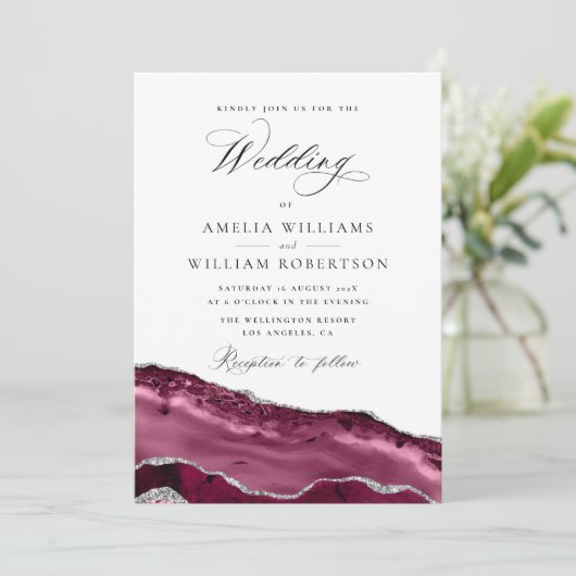 uitnodiging voor een bruiloft met burgundy en zilv (Staand voorkant)