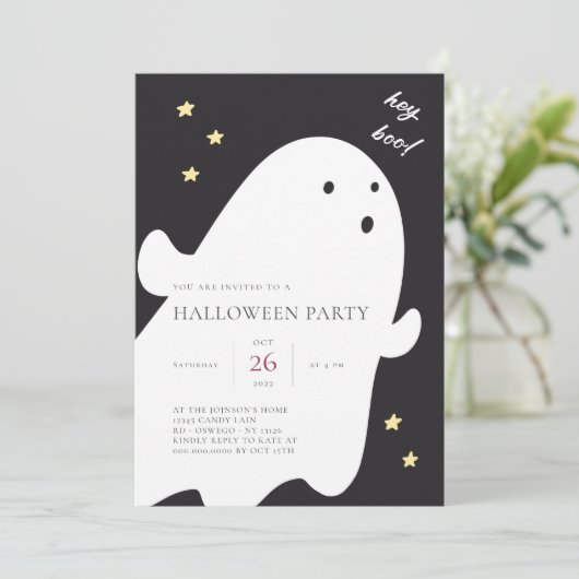Uitnodiging voor Halloweenfeest met leuk spook (Staand voorkant)