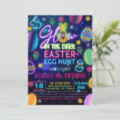 Uitnodiging voor Paaseierenjacht met glow in the d (Staand voorkant)
