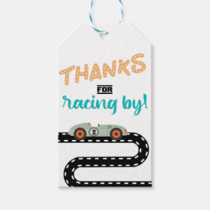 Uitnodigingen van Race Car Birthday, tweede verjaa Cadeaulabel