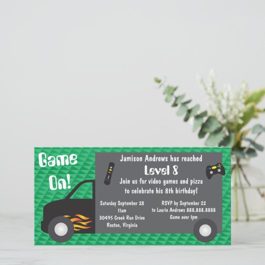 Uitnodigingen voor een verjaardagsfeestje met een (Staand voorkant)