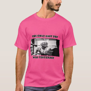 Uitsluitend gebarsten dag t-shirt