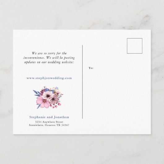 Uitstel van de Bruiloft Update Modern Script Bloem Aankondigingskaart (Achterkant)