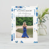 Uitvaartprogramma met blauwe rand kaart (Staand voorkant)