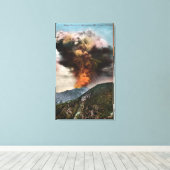 Uitzicht bosbrand in bergen canvas afdruk (Insitu (Houten vloer))