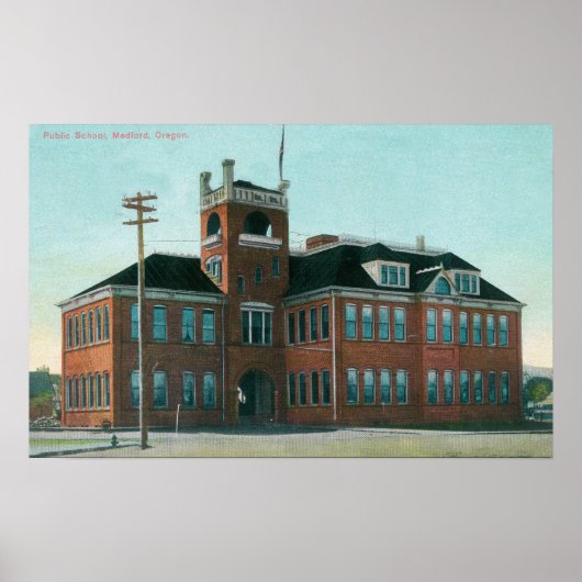 Uitzicht buiten de openbare school Medford, OF Poster (Voorkant)