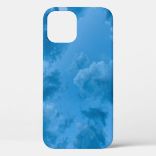 Uitzicht met een lage hoek van blauwe wolken iPhone 12 hoesje