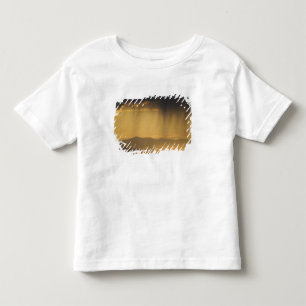 Uitzicht op opeenvolgende heuvels langs de kinder shirts