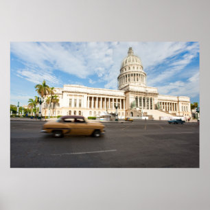 Uitzicht over het gebouw Capitol in Havana, Cuba Poster
