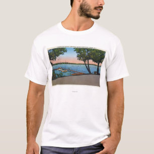 Uitzicht Owasco Yacht Club van het Owasco Lake T-shirt