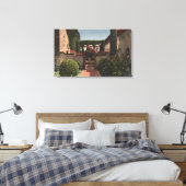 Uitzicht van binnenkomst van de Heilige Garden Canvas Afdruk (Insitu (Slaapkamer))