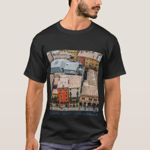 Uitzicht van boven van kleurrijke gevels van gebou t-shirt