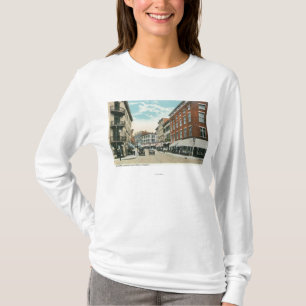Uitzicht van Broadway en Corner Strand Street T-shirt