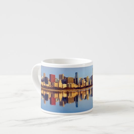Uitzicht van Chicago skyline met reflectie Espresso Kop (Voorkant links)