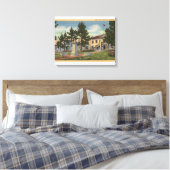 Uitzicht van Colton Hall Canvas Afdruk (Insitu (Slaapkamer))