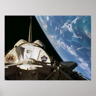 Uitzicht van de aarde van Space Shuttle Columbia Poster