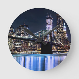 Uitzicht van de Brooklyn bridge-reflectie in New Y Ronde Klok