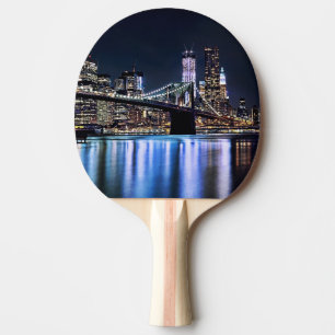 Uitzicht van de Brooklyn bridge-reflectie in New Y Tafeltennisbatje